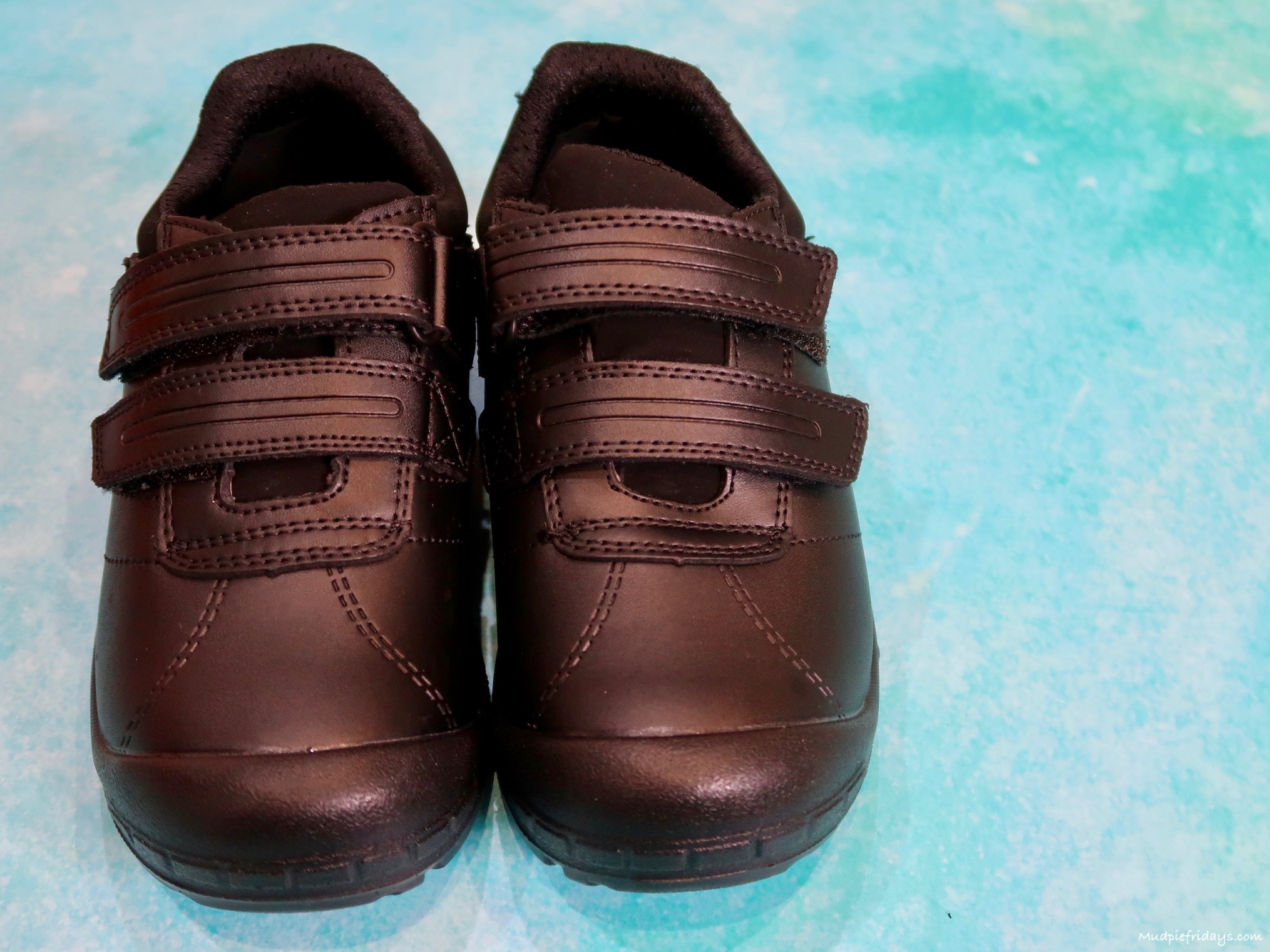 Review Treads School Shoes