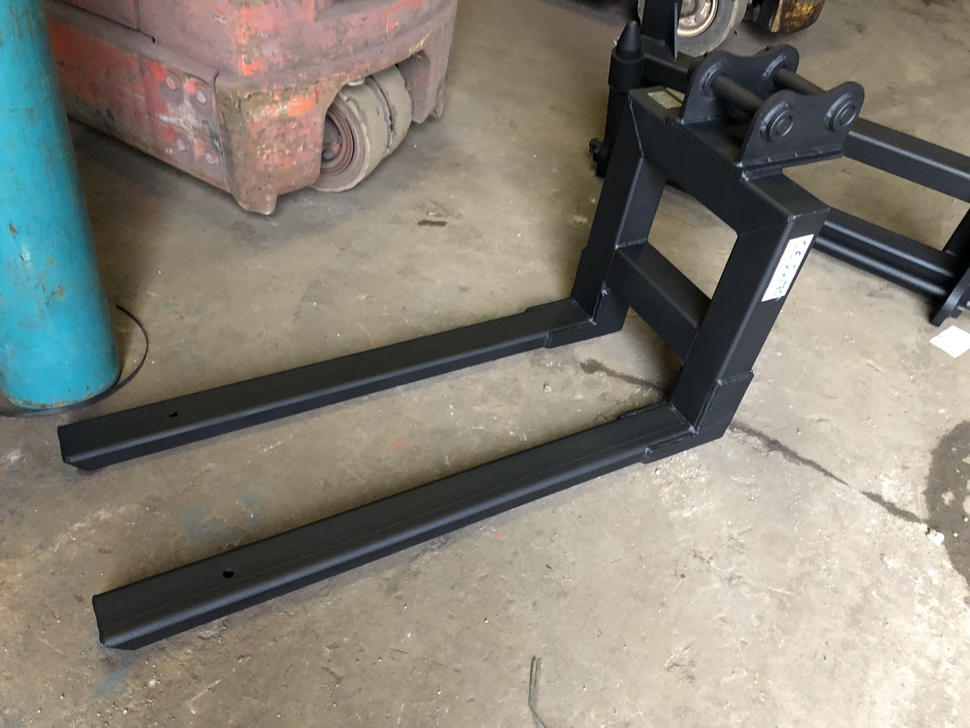 Excavator / Telescopic Handler Forks Attachment (1.5Ton SWL Rigid
