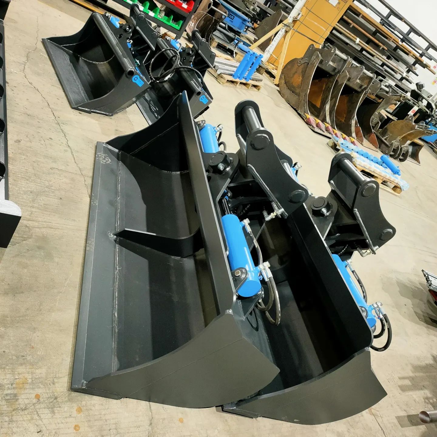 Excavator Tilting Buckets (Traditional Style) Multec Ltd