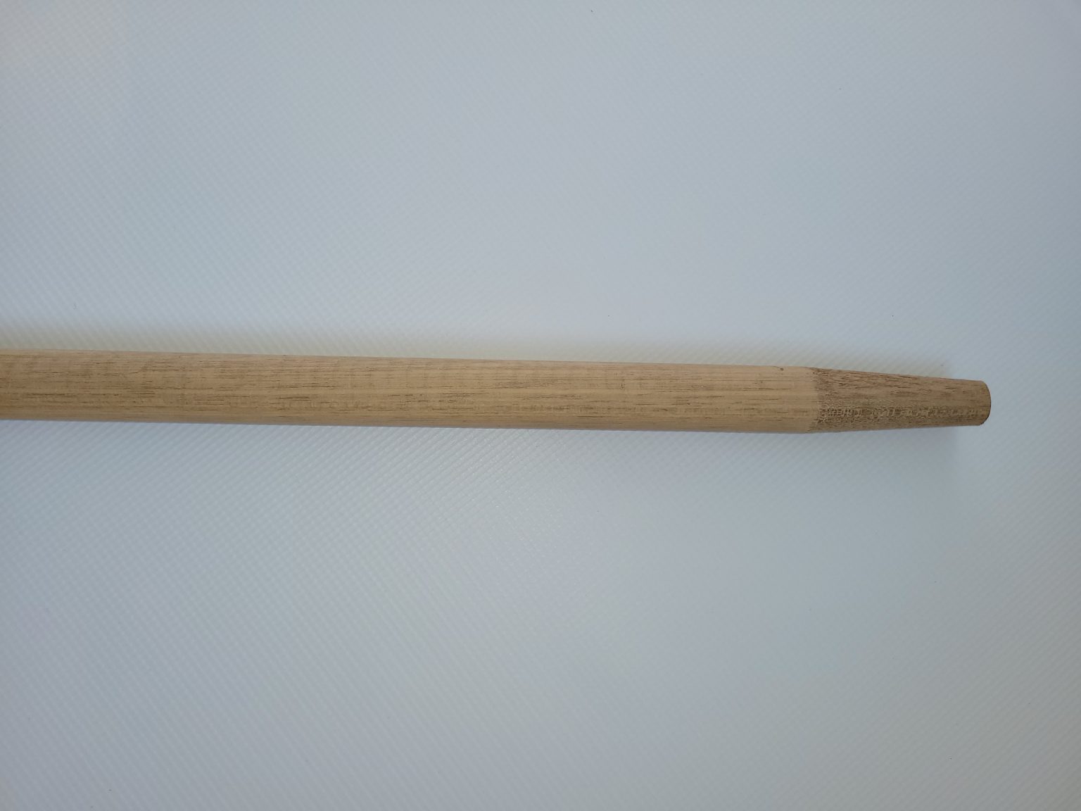 Tapered wooden handle 54" x 1 1/8" Multi Brosses