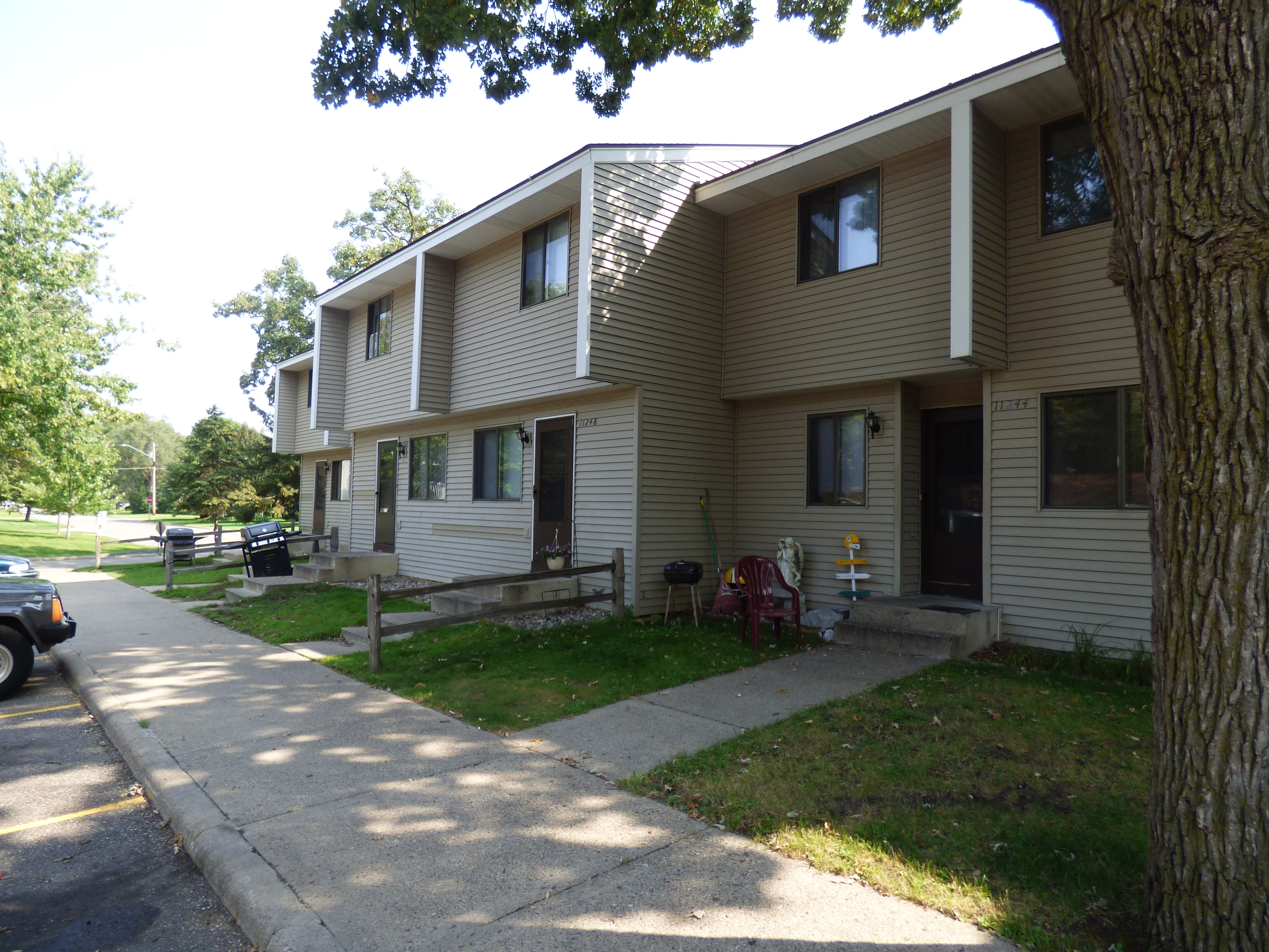 Galway Place Townhomes The Multifamily Advisory Group at Cushman