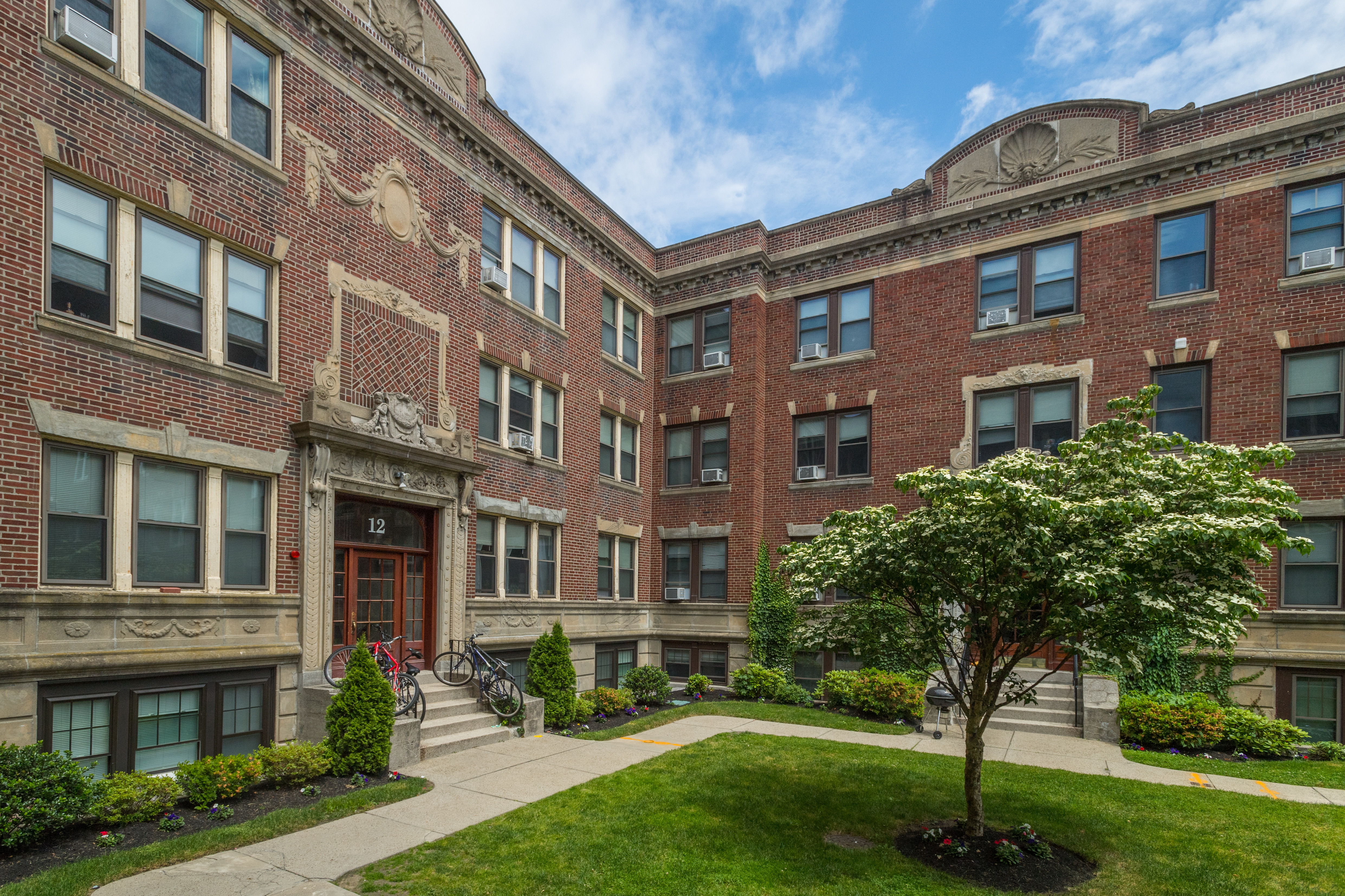 1012 Greenway Court The Multifamily Advisory Group at Cushman