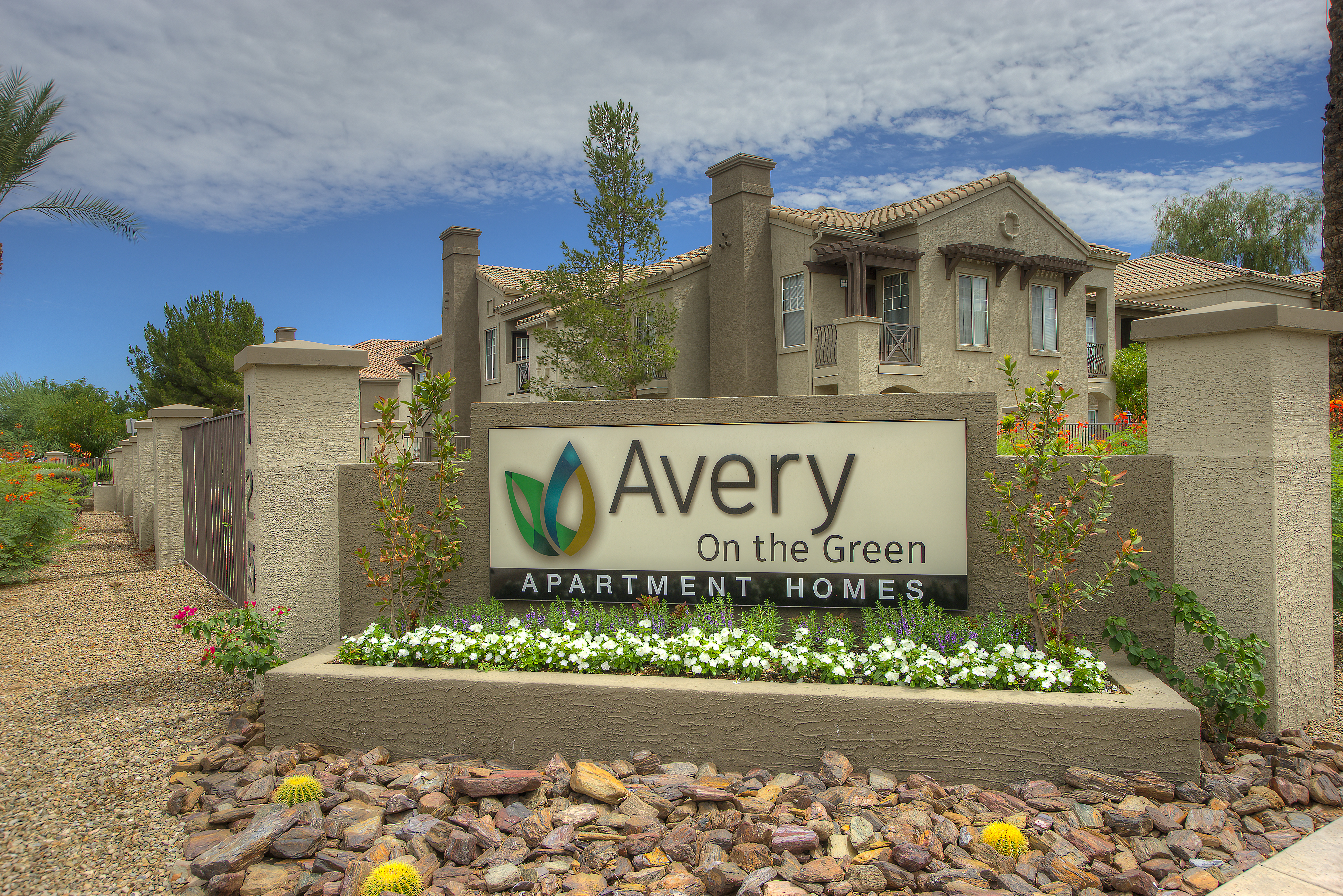 Avery on the Green The Multifamily Advisory Group at Cushman & Wakefield