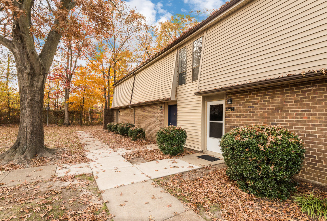 Townhomes of Oakleys The Multifamily Advisory Group at Cushman & Wakefield