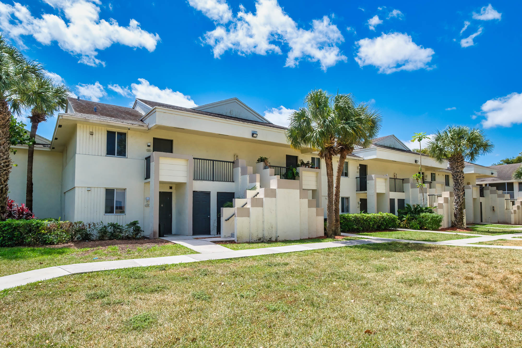 Blue Isle Apartment Homes The Multifamily Advisory Group at Cushman & Wakefield