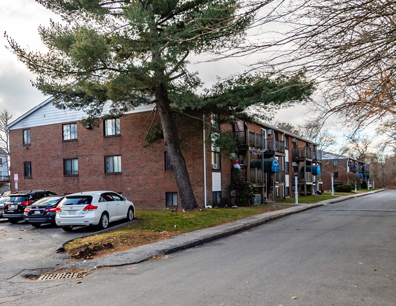 Greenwood Commons The Multifamily Advisory Group at Cushman & Wakefield