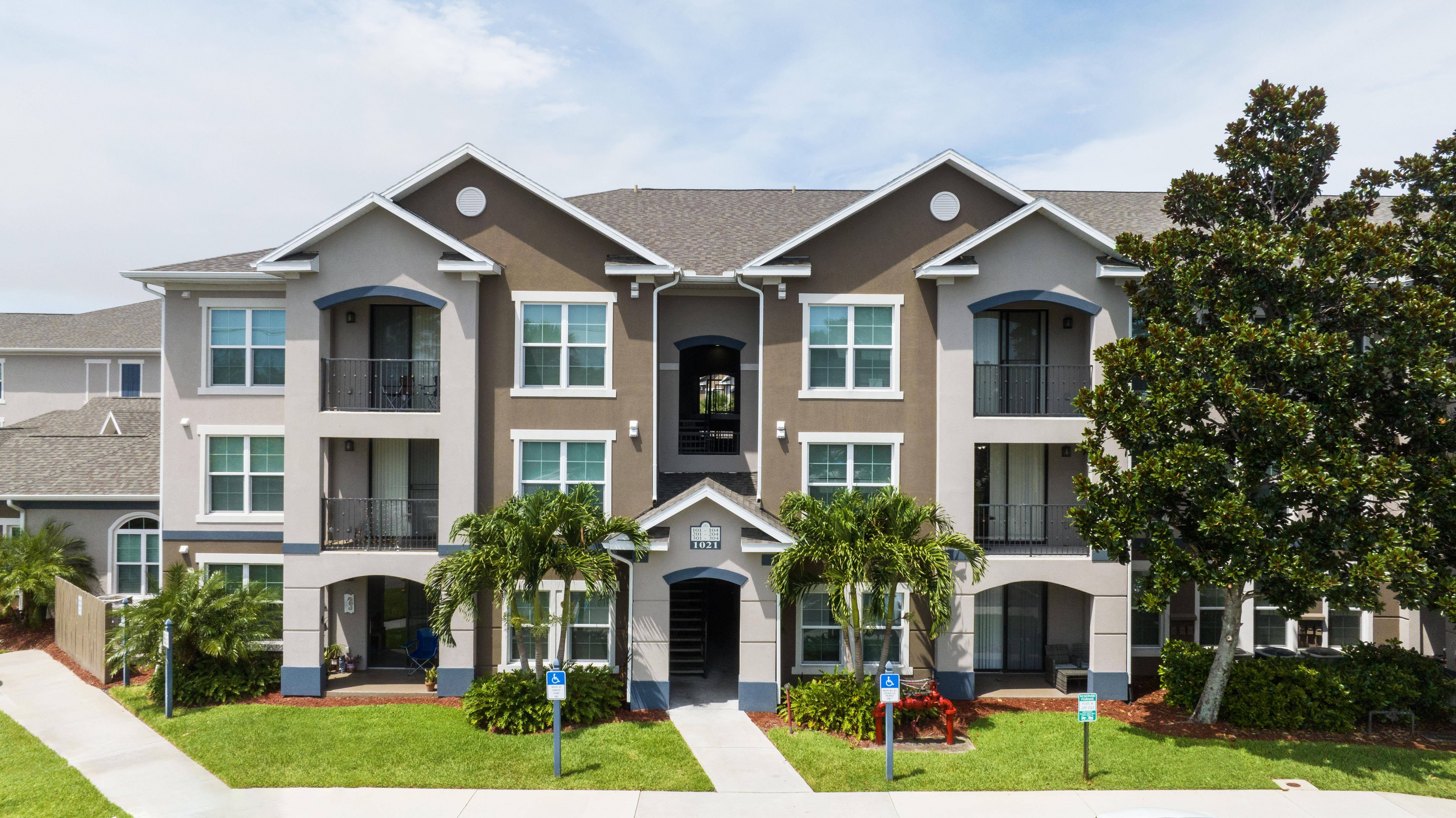 Fountain Villas The Multifamily Advisory Group at Cushman & Wakefield