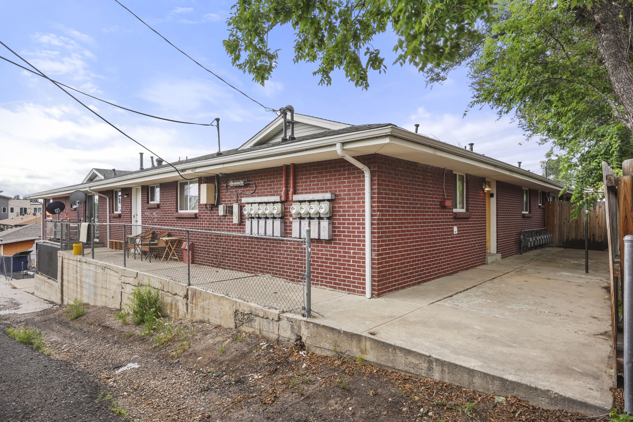 1646 Routt Street The Multifamily Advisory Group at Cushman & Wakefield