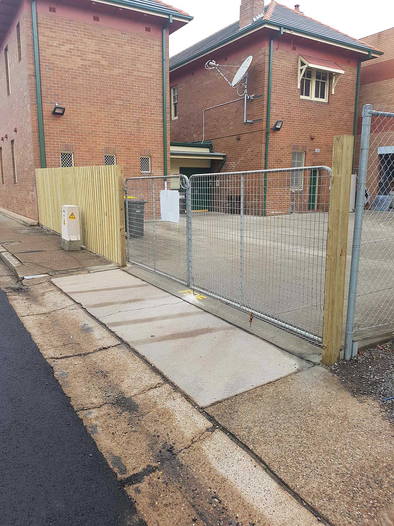 Commercial Gates Newcastle, NSW Multifencing