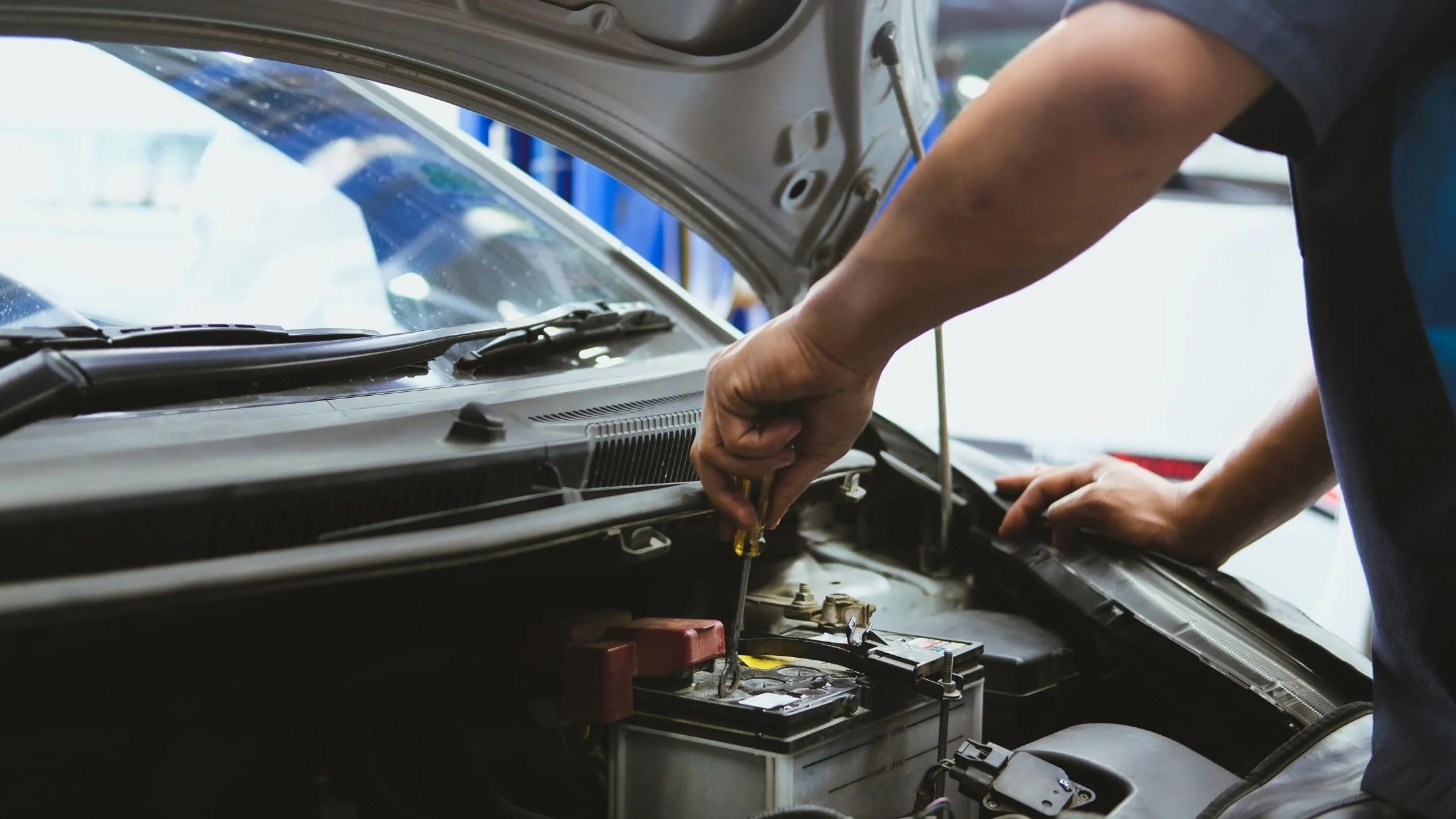 How to JumpStart an Automatic Car? [Expert Guide] Multimeterworld