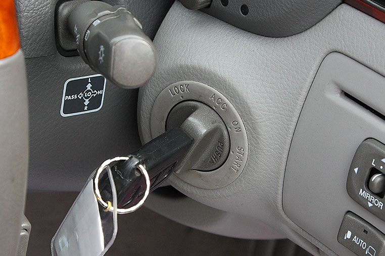 ACC電源（アクセサリー電源）の確認方法と取り出し方 【公式】テスラナビ、アンドロイドナビはあとづけ屋