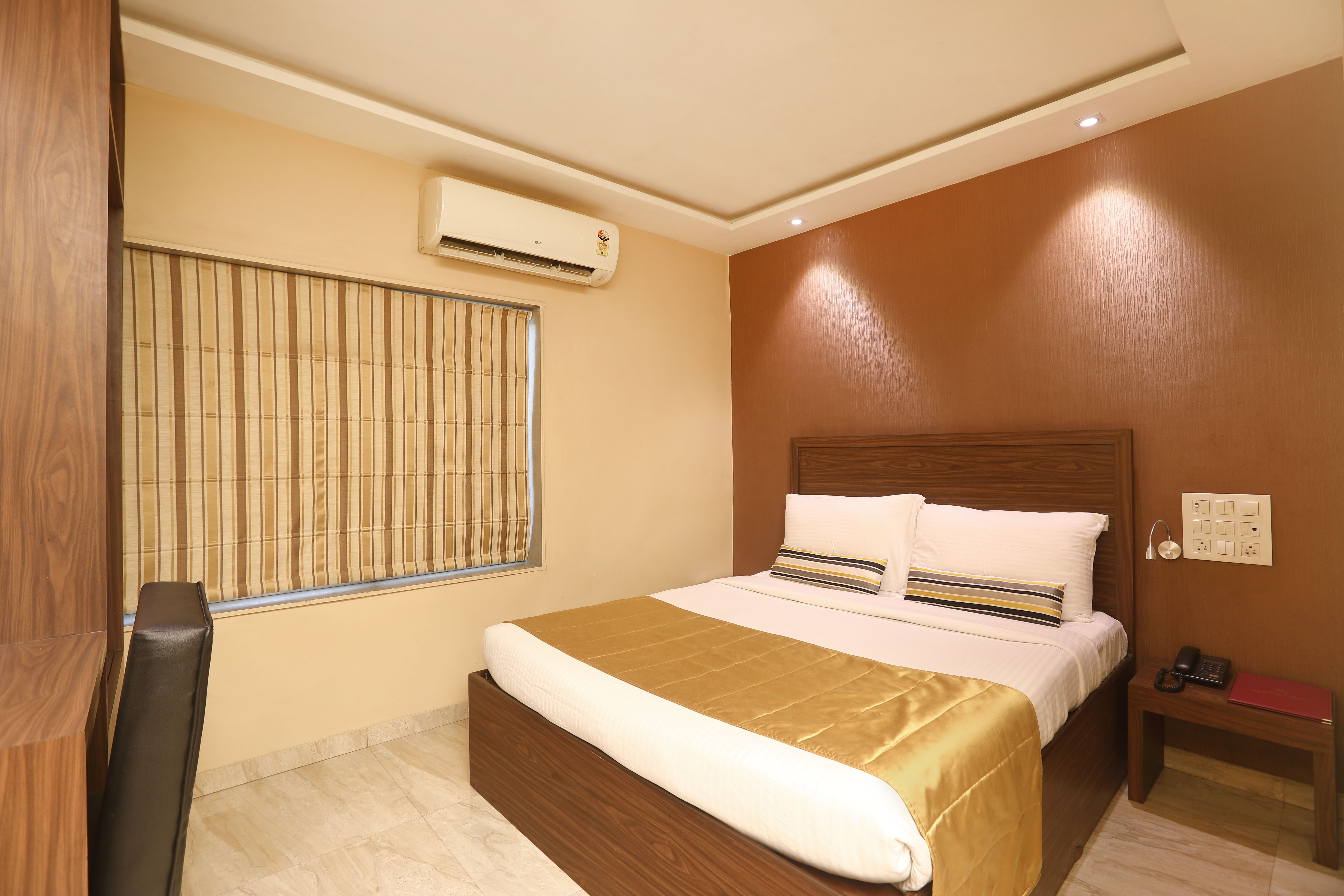 Hotel Mumbai Metro Reviews leouidesign
