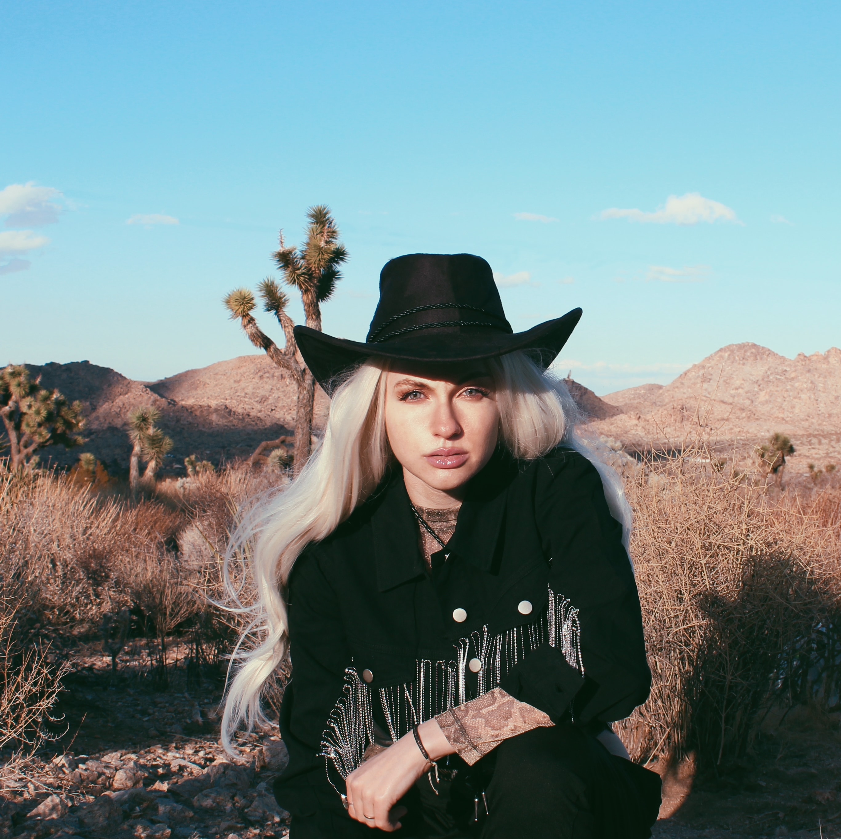 Outlaw Pop Extraordinaire DEVORA Drops New Track "Body Bag” Mundane