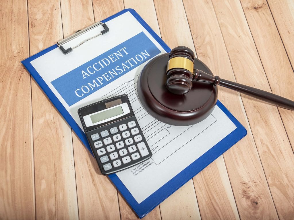 Understanding the Difference Commercial Truck Accidents vs. Passenger