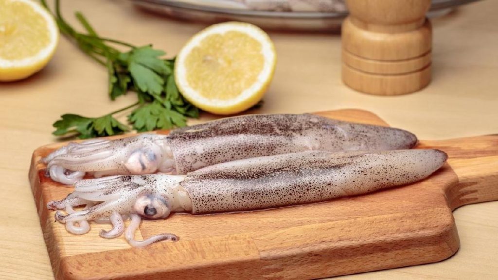 Teknik Dan Cara Betul Untuk Bersihkan Sotong Agar Bau Hanyir Mudah