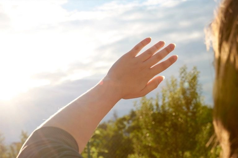 Light Sensitivity • Causes and Treatment • Murata Eyecare Simi Valley