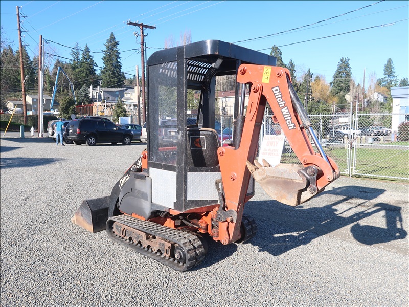 2004 DITCH WITCH XT850 TRACTED LOADER BACKHOE KENMORE HEAVY EQUIPMENT