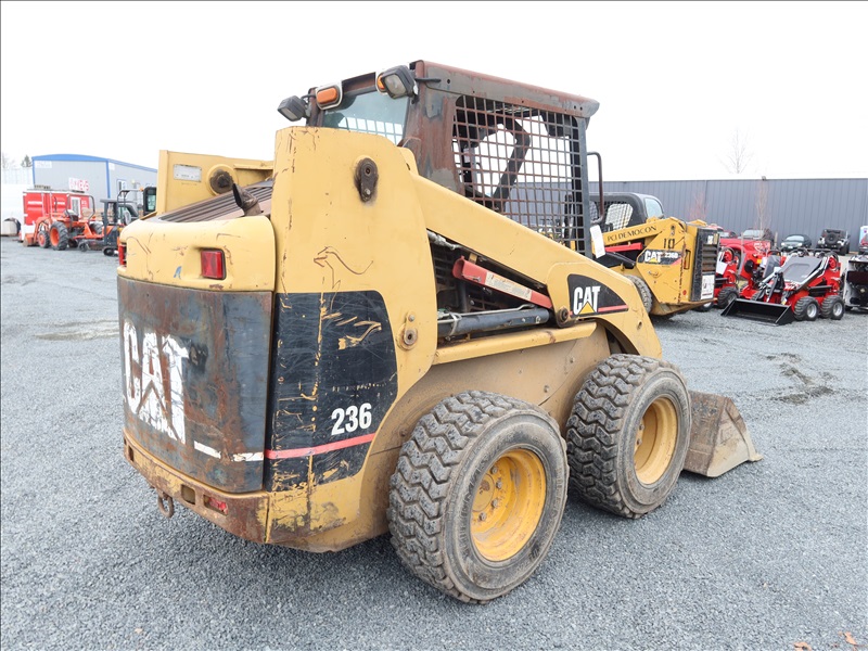 CAT 236 SKID STEER LOADER MARYSVILLE HEAVY EQUIPMENT, CONTRACTORS