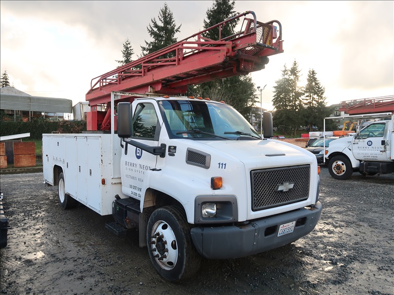 2004 CHEV C7500 WILKIE 60' LADDER BOOM KENMORE HEAVY EQUIPMENT
