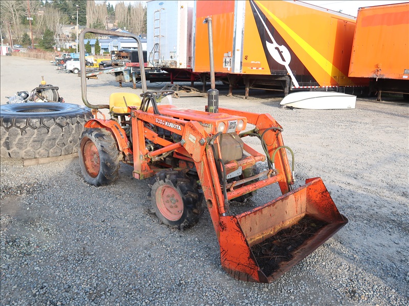 KUBOTA B7100 TRACTOR LOADER KENMORE HEAVY EQUIPMENT, CONTRACTORS