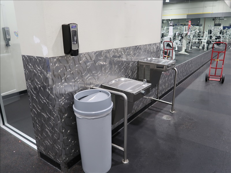 ASSORTED METAL WALL PROTECTION 24 HOUR FITNESS ONLINE AUCTION