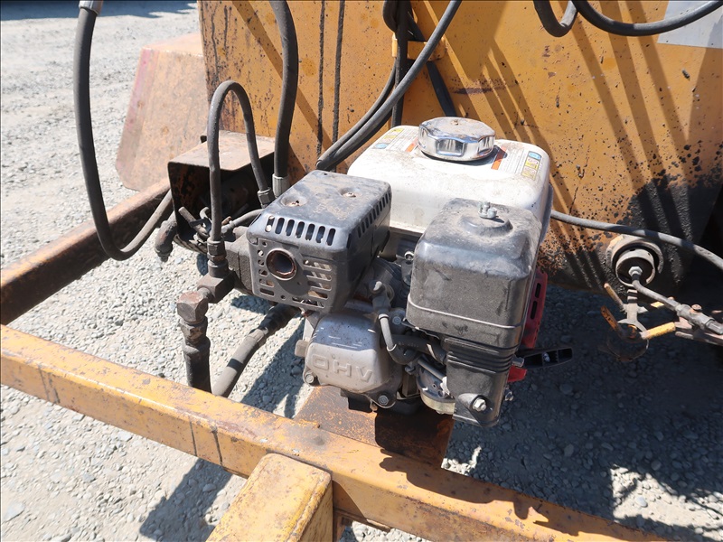 LEEBOY TAR KETTLE TRAILER KENMORE HEAVY EQUIPMENT, CONTRACTORS