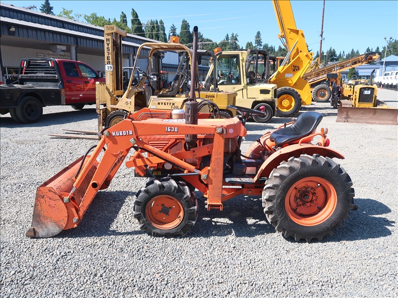 KUBOTA B7100 TRACTOR 4WD W/LOADER KENMORE HEAVY EQUIPMENT
