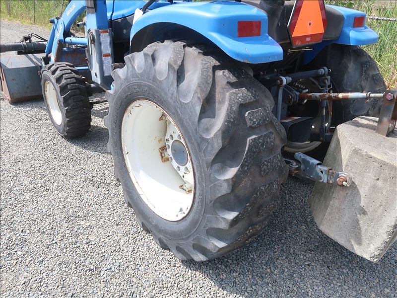 2001 NEW HOLLAND TC45D TRACTOR W/LOADER KENMORE HEAVY EQUIPMENT