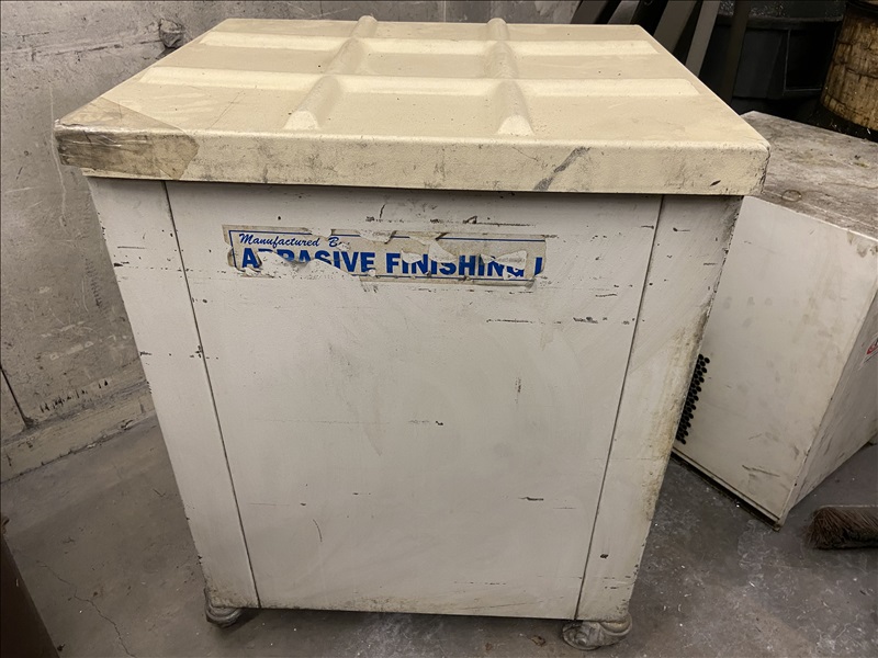 ABRASIVE FINISHING BURR BENCH ARROW MACHINING COMPANY ONLINE AUCTION James G. Murphy Co.