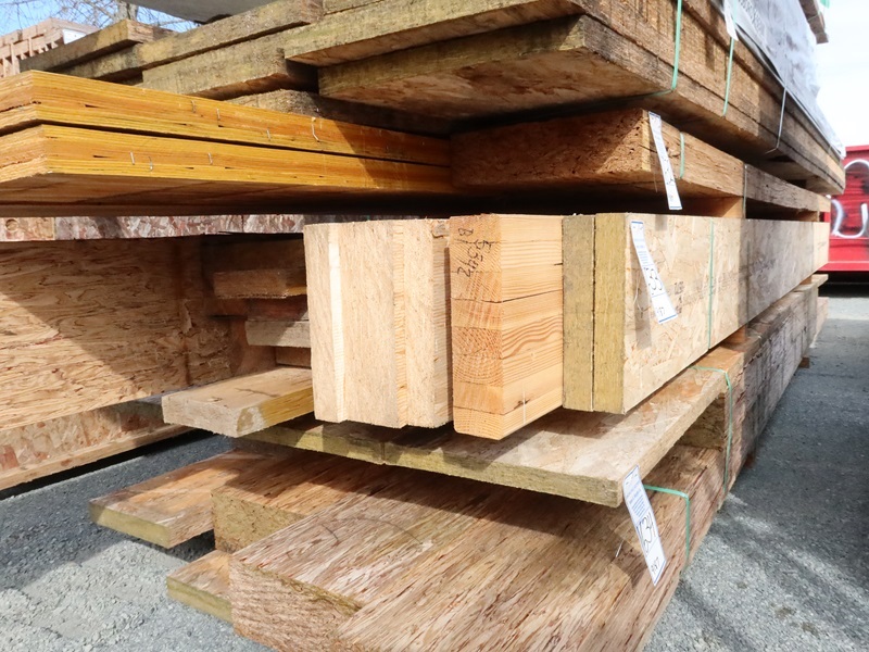 LOT, ASSORTED GLULAM LUMBER AT VARIOUS LENGTHS FROM APPROX 15' 24' (NO REMOVAL UNTIL THURSDAY