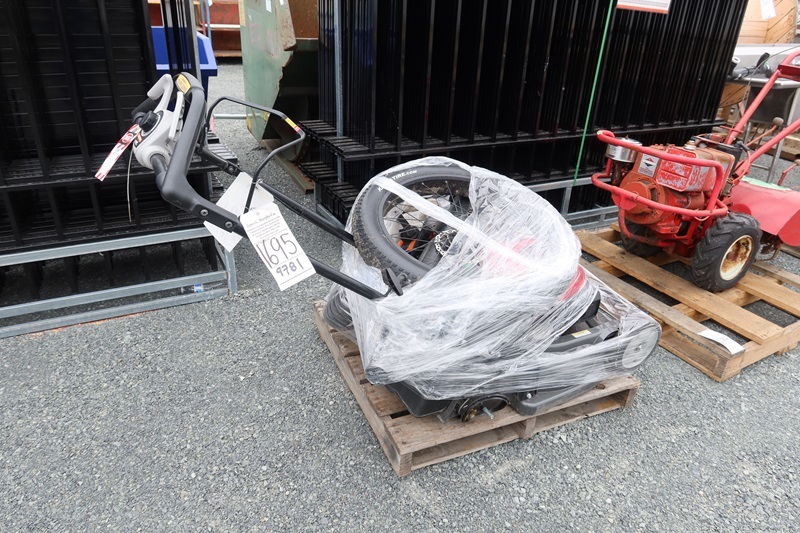 LOT, ASSORTED GAS POWERED YARD TOOLS ON THIS PALLET (NEEDS REPAIR