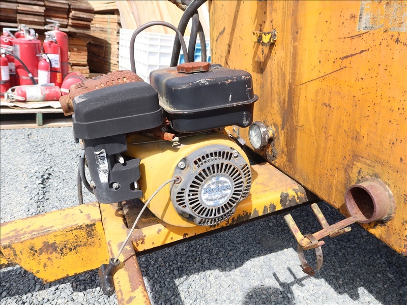 TOW BEHIND TAR KETTLE W/SUBARU GAS ENGINE (NEEDS REPAIR) MARYSVILLE