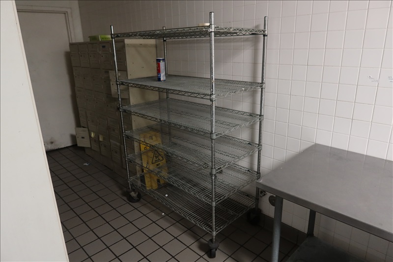 (15+/) METRO RACKS CENTER POINT CAFE ONLINE AUCTION James G