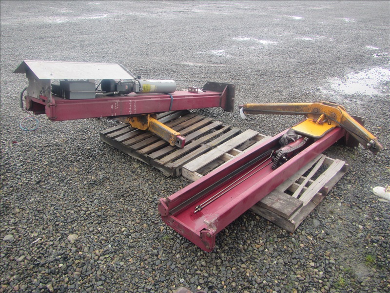 MOHAWK A7 AUTO LIFT CITY OF SEATTLE ONLINE AUCTION James G