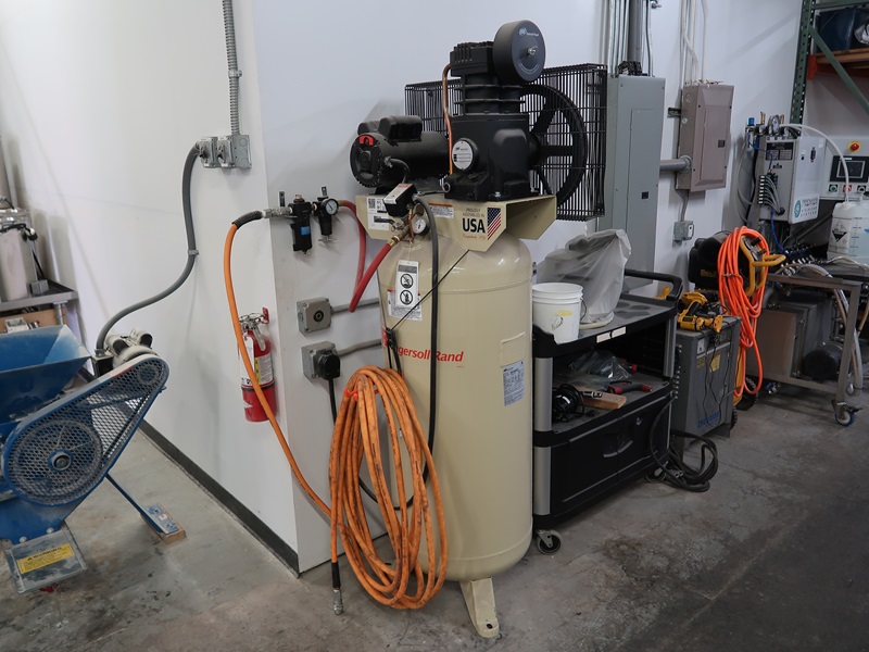 INGERSOLL RAND SS5L5 COUNTERBALANCE BREWING COMPANY ONLINE AUCTION