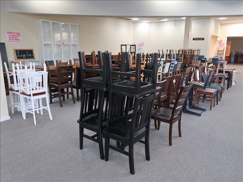 CHAIRS AND BARSTOOLS DON WILLIS FURNITURE ONLINE ONLY James G. Murphy Co.