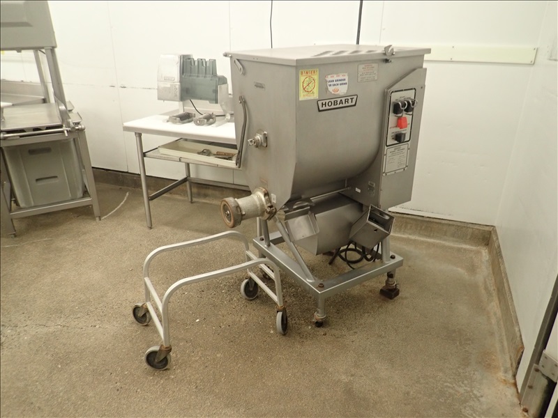 HOBART 4346 MEAT MIXER/GRINDER ON CASTERS W/FOOT CONTROL & SPARE DIES