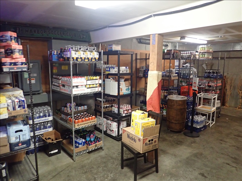 WIRE RACKS & SHELVING THE HARBOR GENERAL STORE ONLINE AUCTION