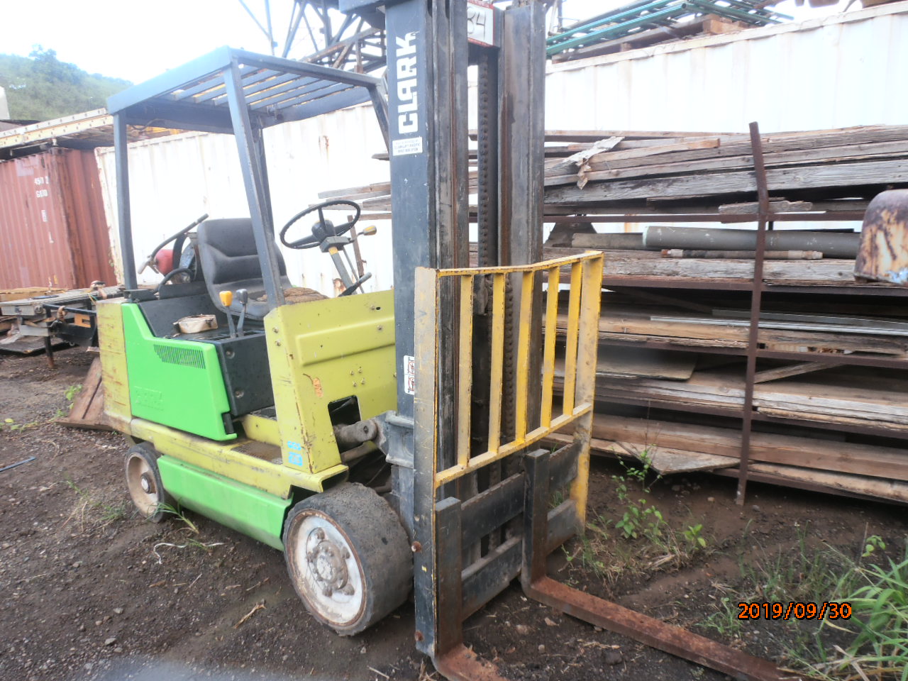 CLARK G25 HAWAII HEAVY EQUIPMENT & TOOLS ONLINE ONLY James G