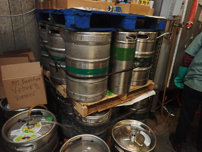 (370+/) S/S 1/2 BARREL KEGS LAURELWOOD BREWING CO. ONLINE AUCTION