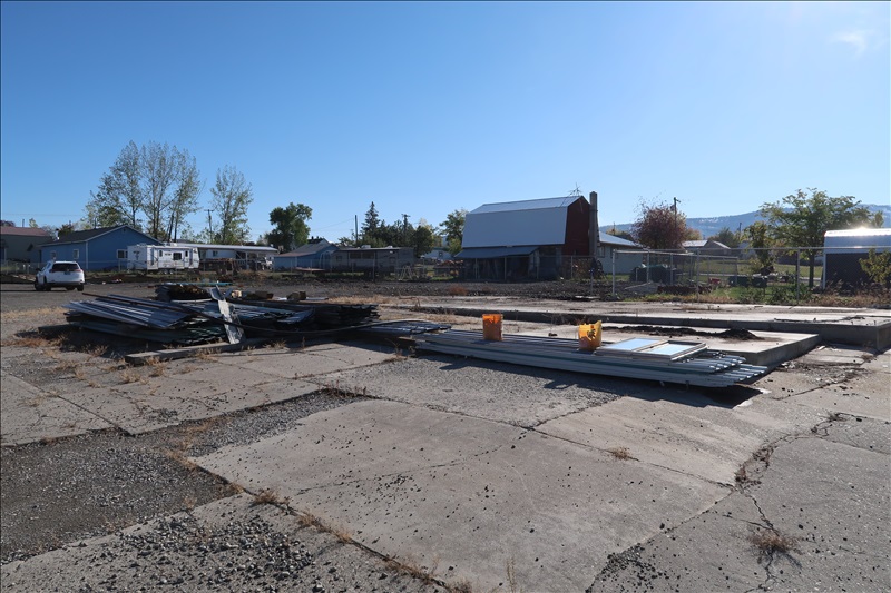 APPROX. 16'17'H X 31'W X 80'L DISMANTLED HANGER BUILDING W/ENGINEERED