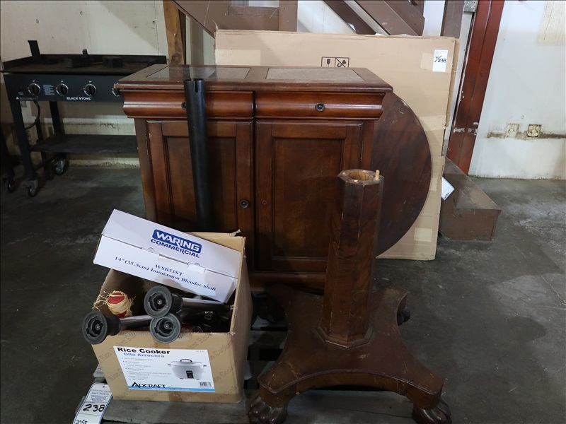 LOT, ASSORTED FURNITURE & RESTAURANT SUPPLIES ON THIS PALLET (TABLE