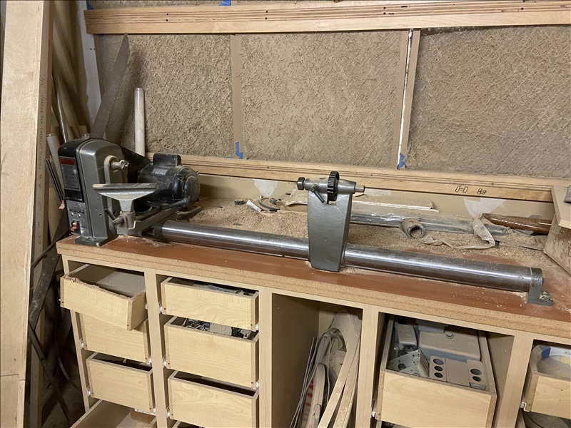 BENCH MOUNTED WOOD LATHE W/12" SWING, 37" CENTER TO CENTER; 115V