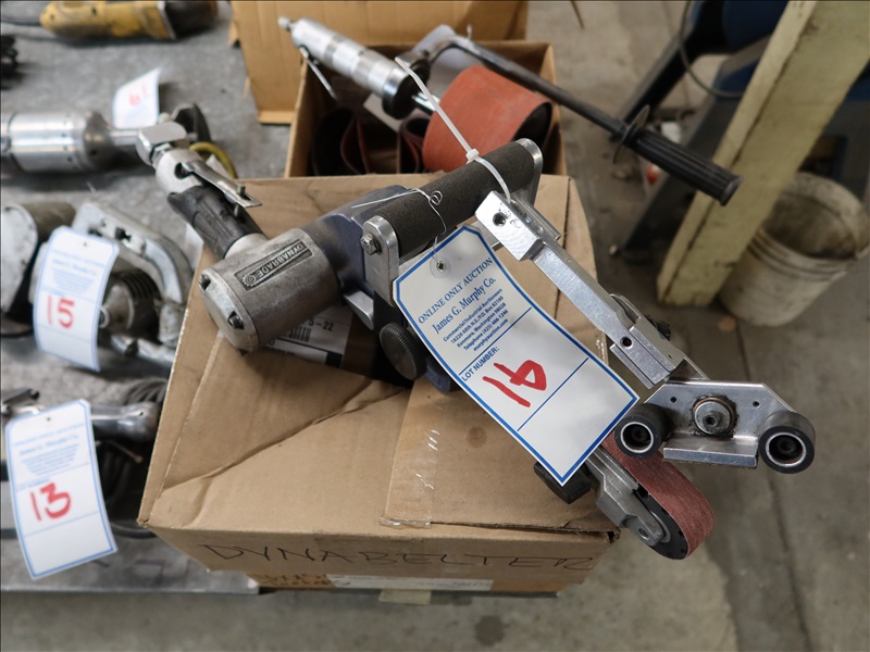 DYNABRADE 11476 DYNABELTER ABRASIVE BELT TOOL W/ASSORTED SANDING BELTS