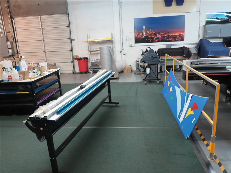 SHOP OVERVIEW PHOTOS TRADEMARX SIGN LIVE AUCTION James G. Murphy Co.