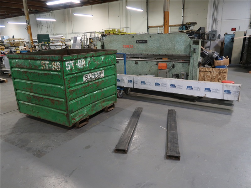 SHOP OVERVIEW PHOTOS TRADEMARX SIGN LIVE AUCTION James G. Murphy Co.