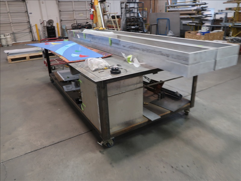 SHOP OVERVIEW PHOTOS TRADEMARX SIGN LIVE AUCTION James G. Murphy Co.