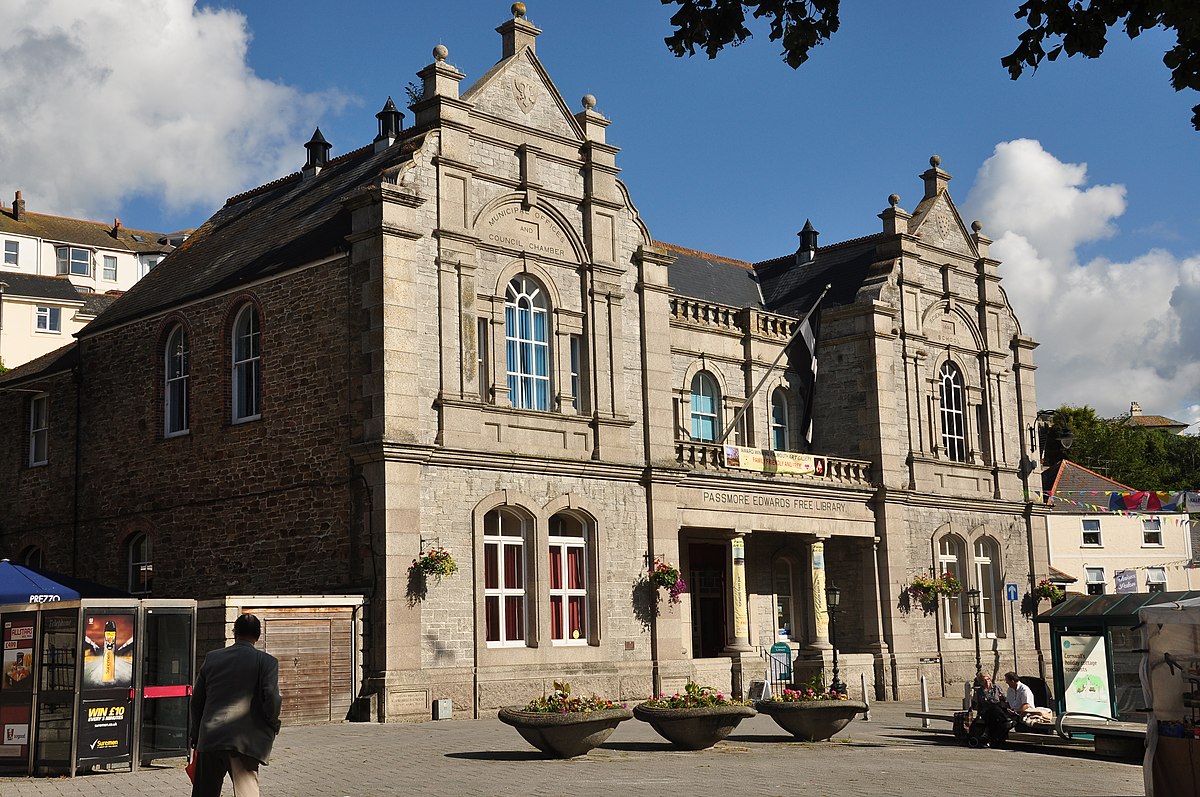 to the museum Falmouth Art Gallery (Falmouth, CornwallUnited