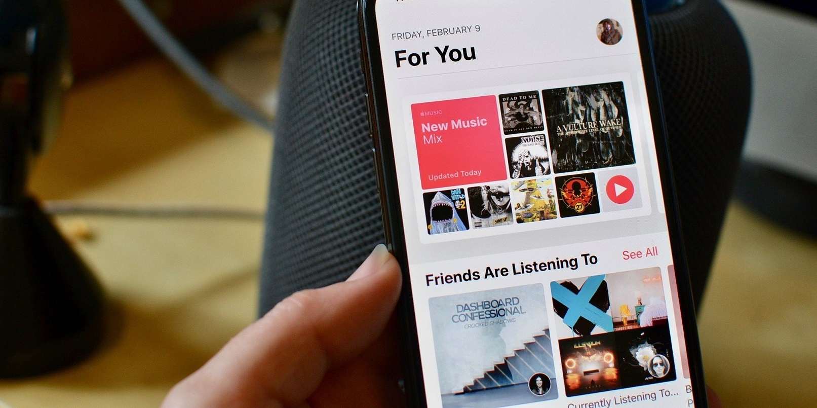 Does Apple Music songs?