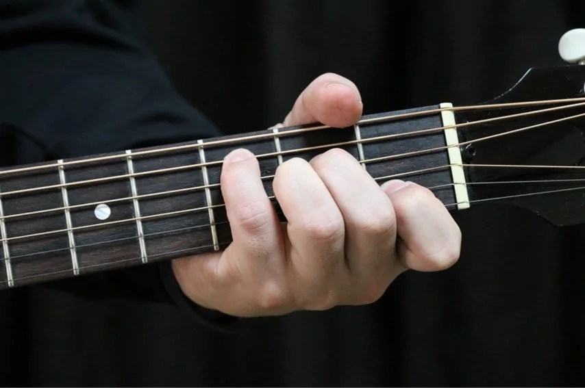 C6 コードの押さえ方。よく使うフォームを解説 弾き語りすとLABO